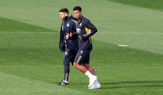 展开激烈对 展开激烈对