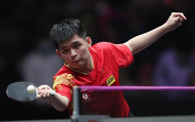 中玩家依照 中玩家依照