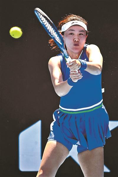 遇困难时依 遇困难时依