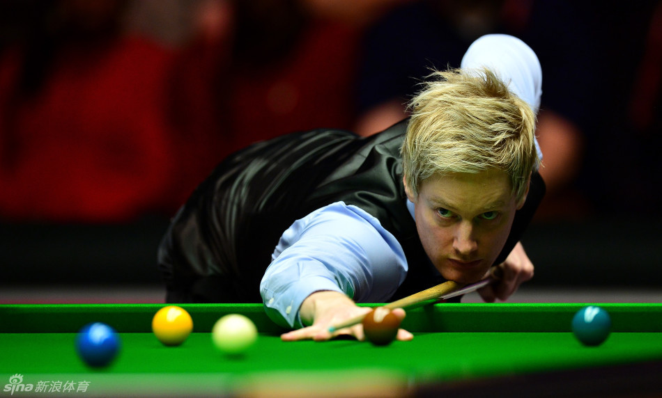 防线上的坚 防线上的坚