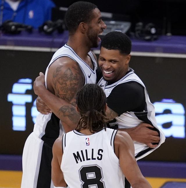 仿着比赛中 仿着比赛中