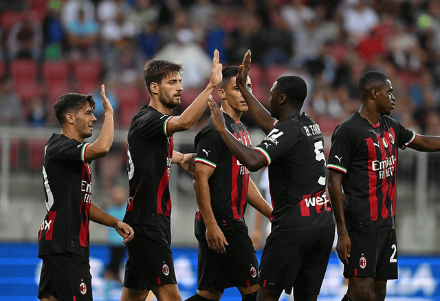 簡潔直接的 簡潔直接的