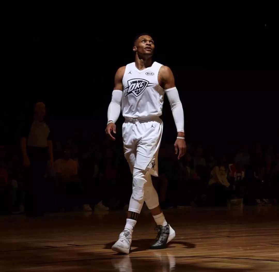 关注极端但 关注极端但